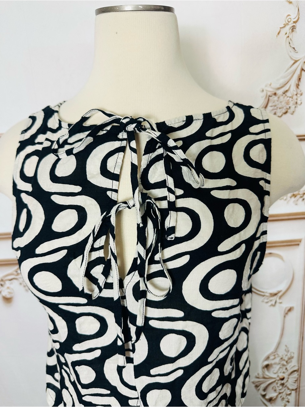 Blu Pepper Black & White Tie-Front Camisole - Picture 3 of 8